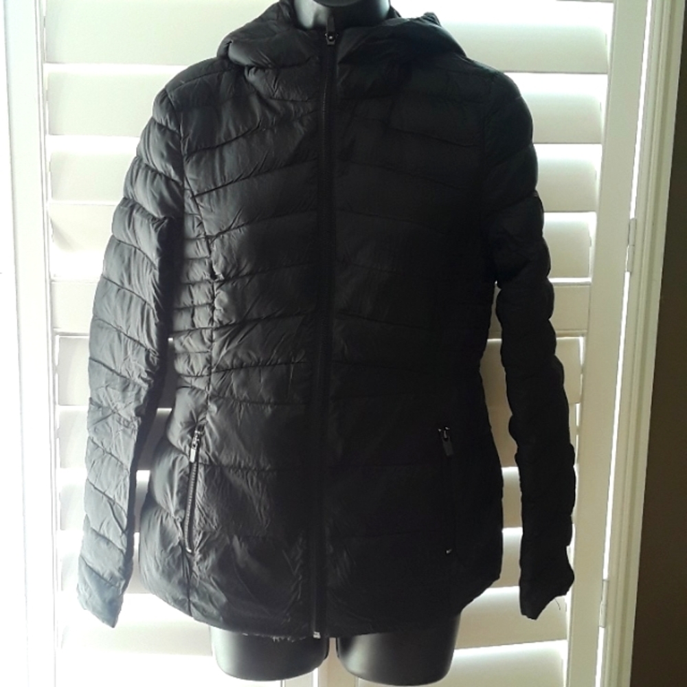 🔥HOT DEAL🔥Reitmans black feather jacket